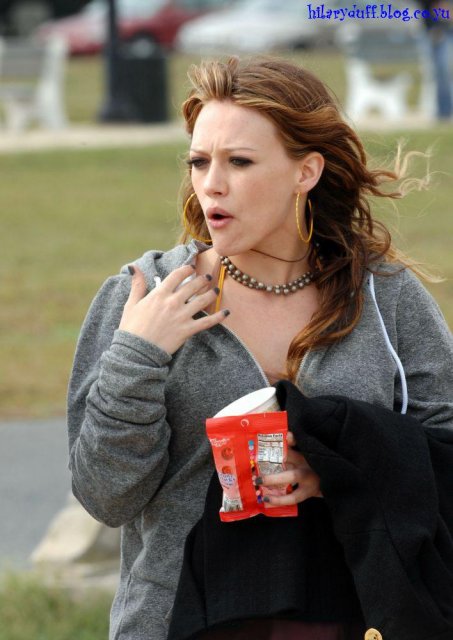 hilary-duff-greta-set-02.jpg, 112 KB